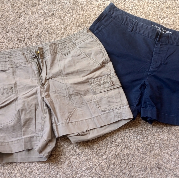 Bundle of Woman's Shorts. Size 6 & 8 ((**5-48**)) - Picture 4 of 7